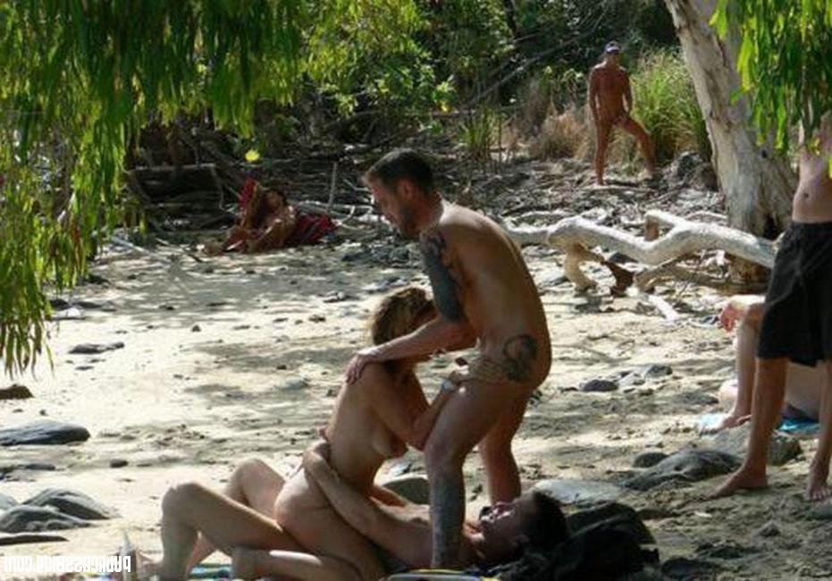 15P Real gfs get naked in public and pose outdoors gallery 15