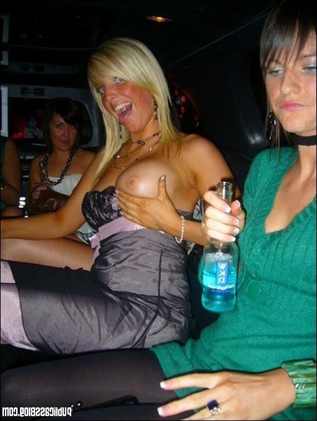 15P Real gfs get naked in public and pose outdoors gallery 13