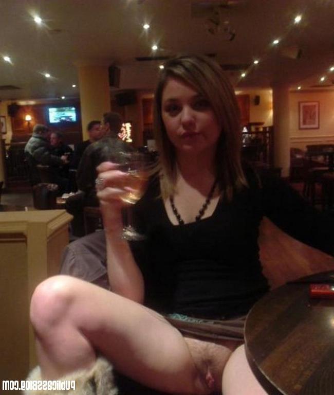 15P Real gfs get naked in public and pose outdoors gallery 9