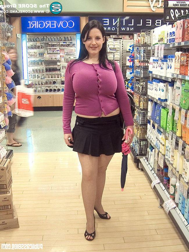 15P Real gfs get naked in public and pose outdoors gallery 4