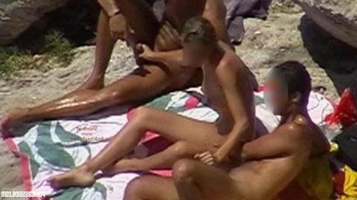 15P Real gfs get naked in public and pose outdoors gallery 5