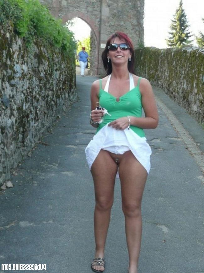 15P Real gfs get naked in public and pose outdoors gallery 1
