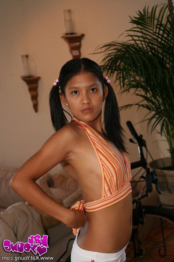12P Kat stripping in the kitchen