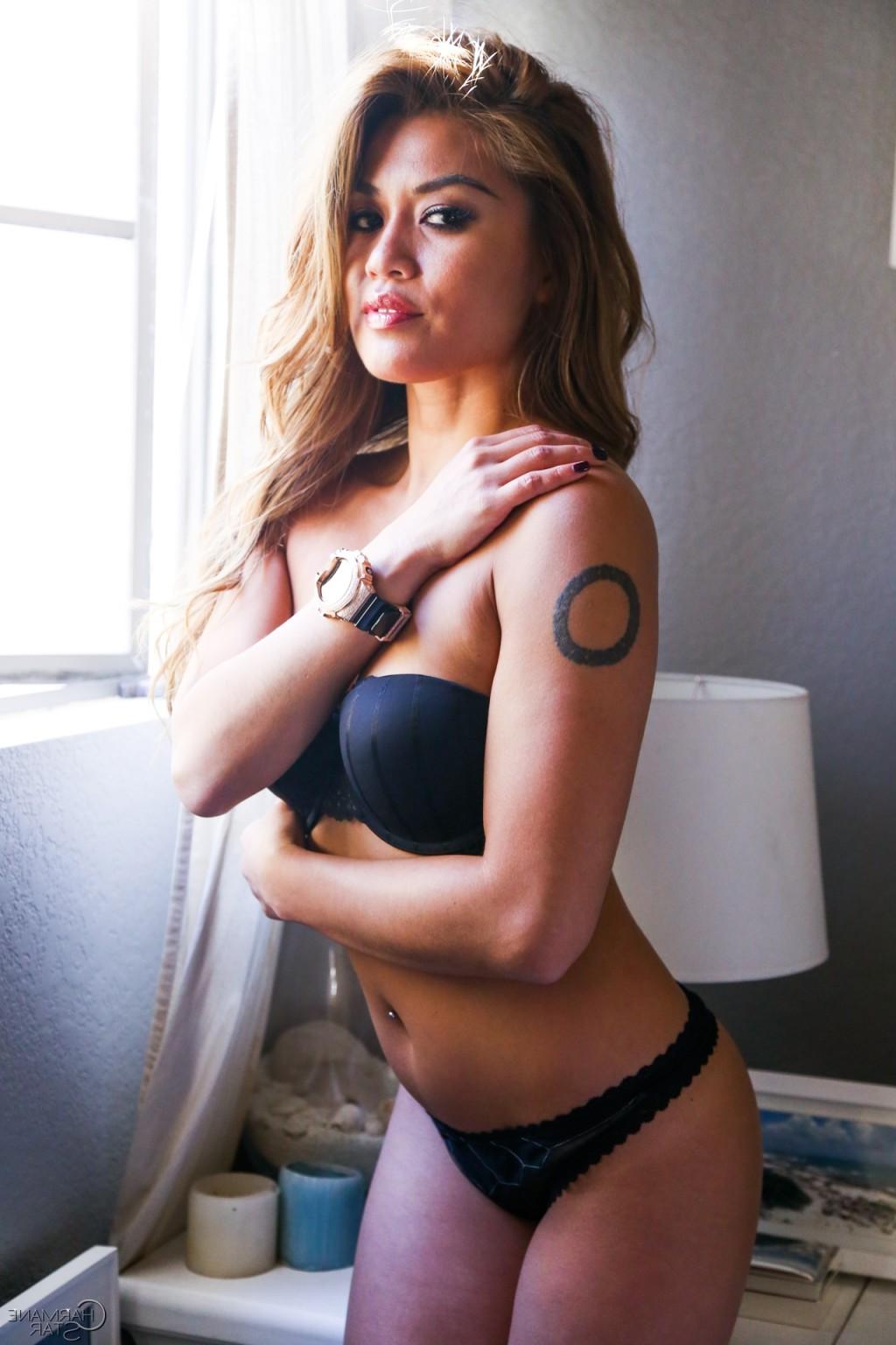15P Awesome girl Charmane Star sunbathing in public