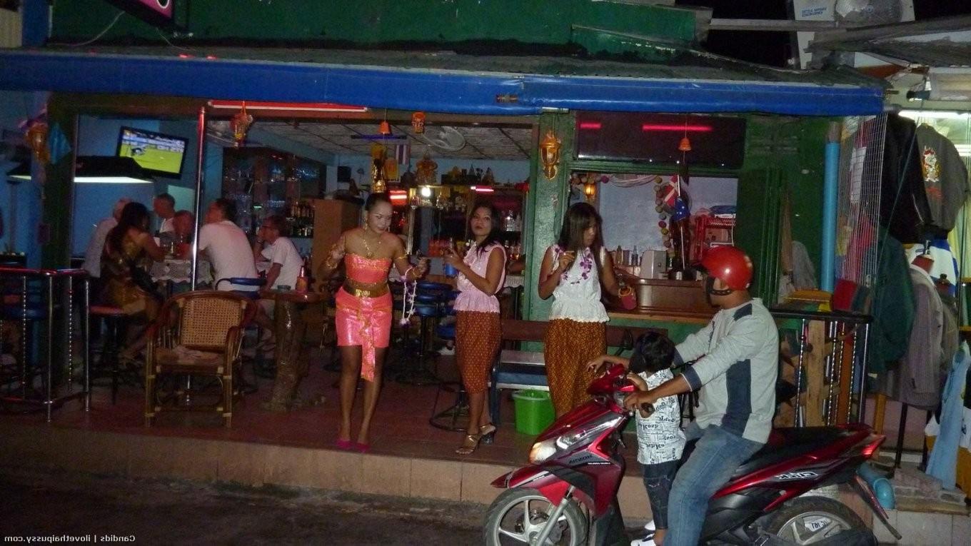 24P Thai gogo dancer bargirl whore fucks sex tourist for money asian slut