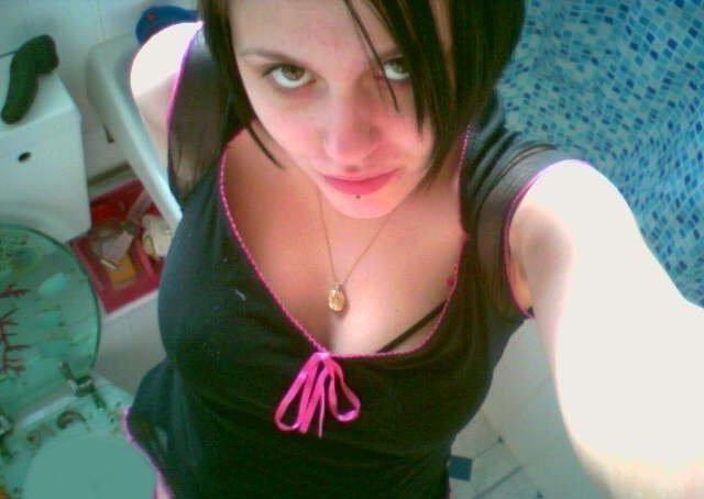 16P Naughty amateurs in kinky threesomes