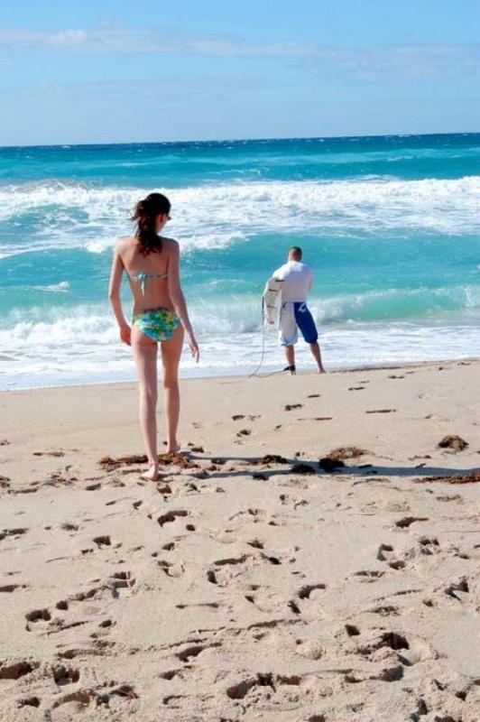 20P Beach goddess walking in the shore