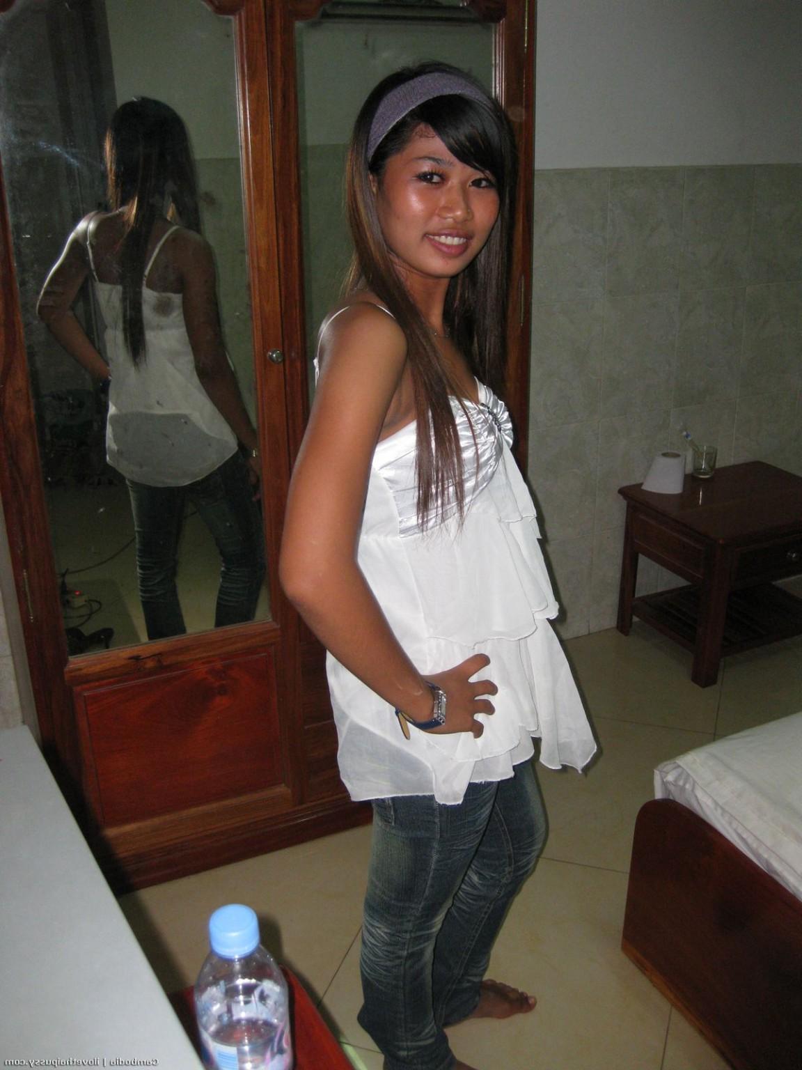 25P Amateur Bangkok Thai whores hired to fuck swedish sex tourist klaus asian sluts
