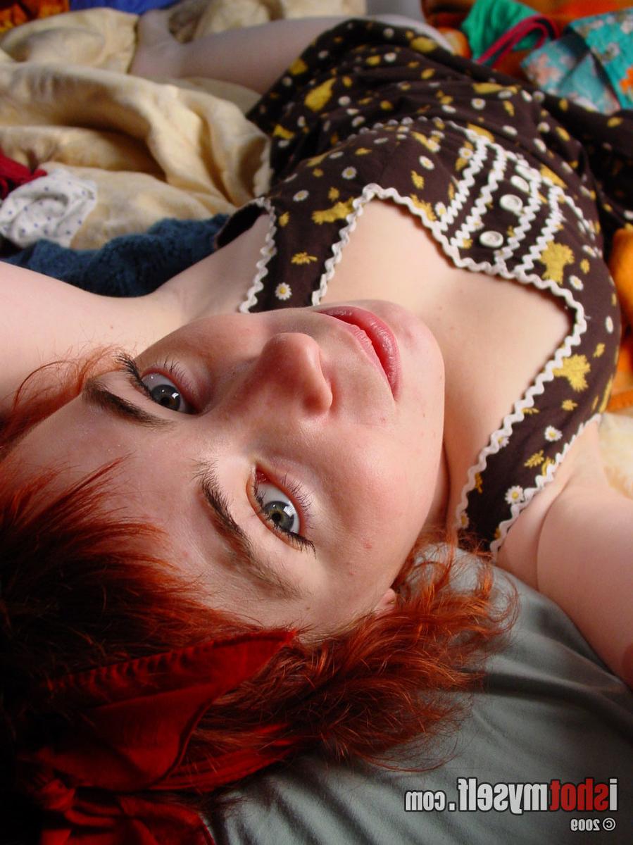 15P Hairy selfshot redhead amateur Bonnie Rose