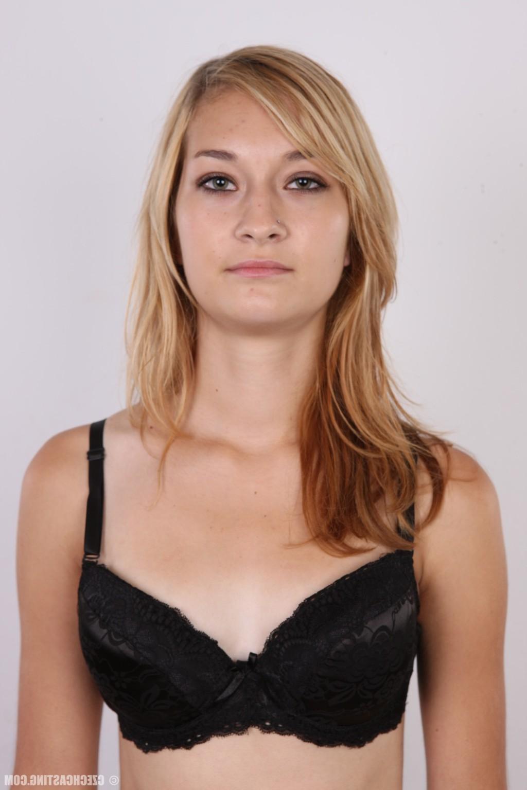 20P Another girl gifted by mother nature. Iva is a wannabe mod