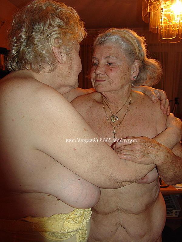 16P very old granny lesbians