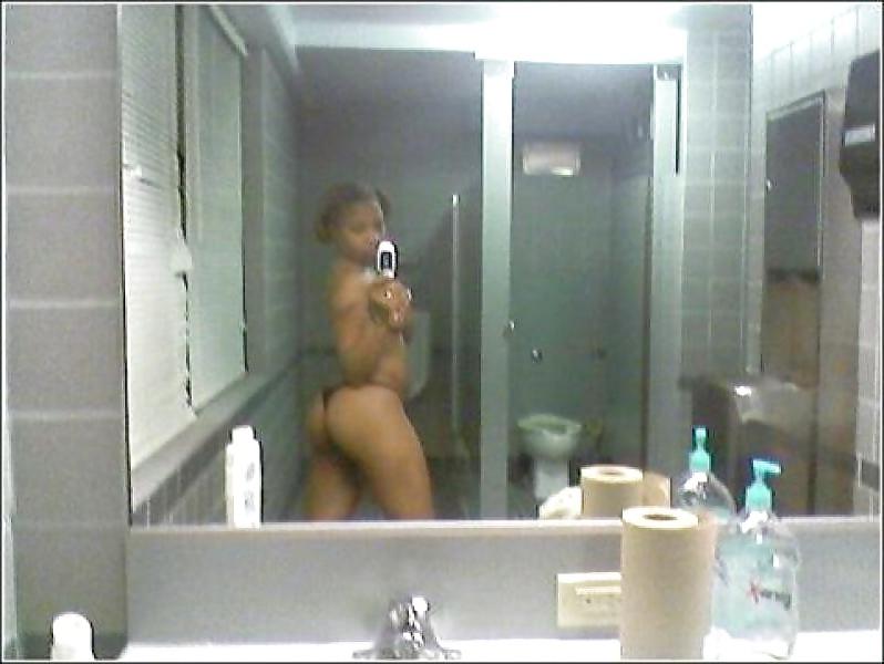 25P BLACK AMATEUR GIRLS - SELF PICS V