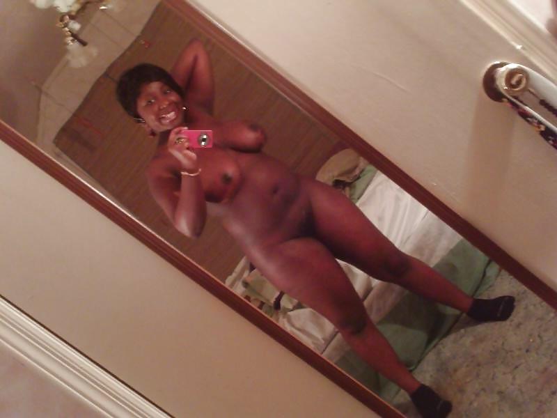 25P BLACK AMATEUR GIRLS - SELF PICS V