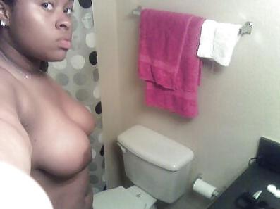 25P BLACK AMATEUR GIRLS - SELF PICS V