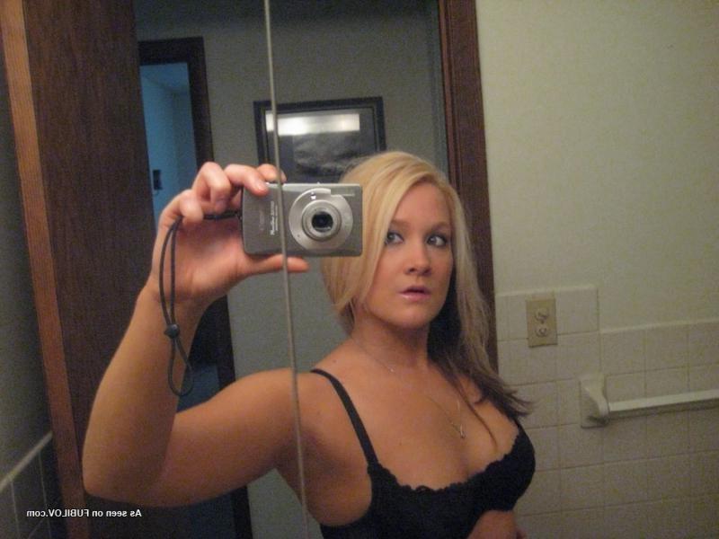 10P Flirty amateur sexy blonde camwhores in her underwear
