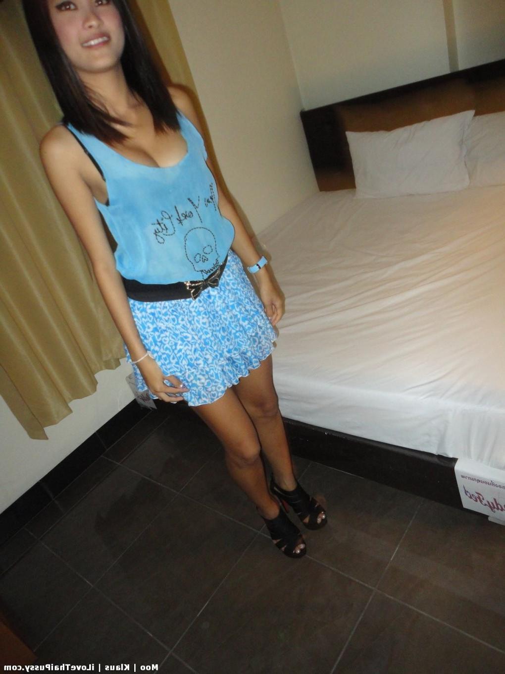 25P Shy Thai Whore paid to fuck a sex tourist no condom risky amateur fucking asian 