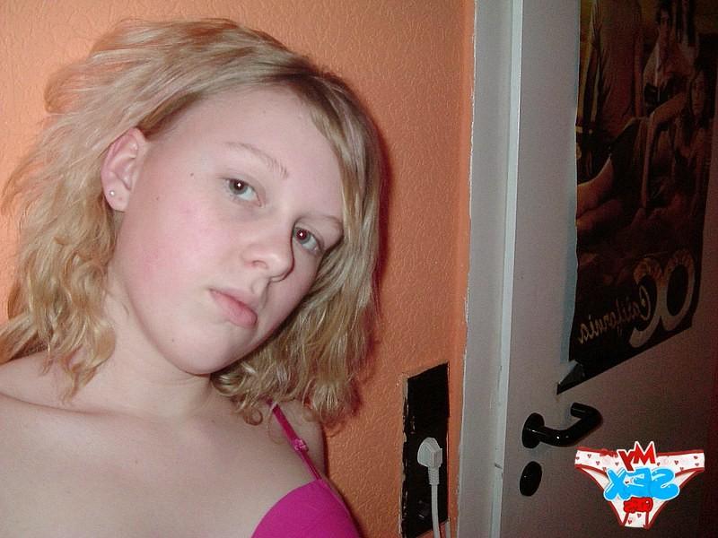 12P Turning on girlfriend photos of the natural boobs