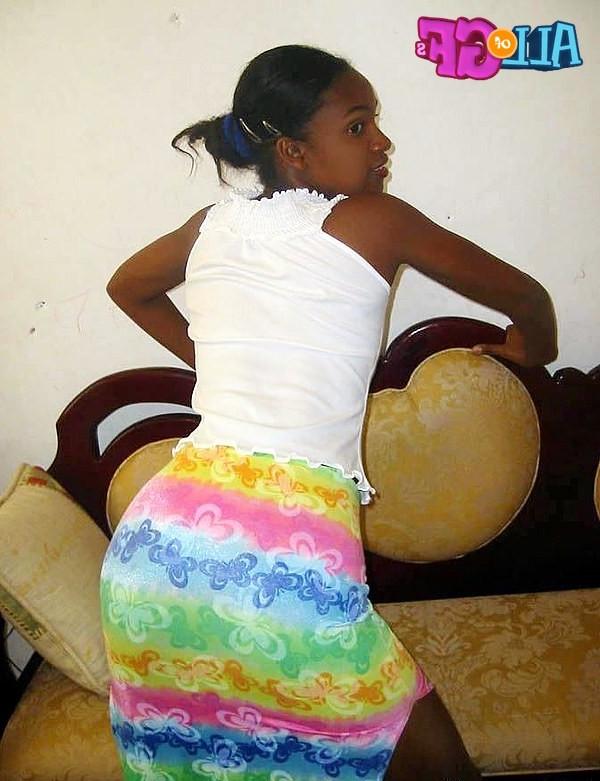 12P Black girl fingers and toy nub satisfaction