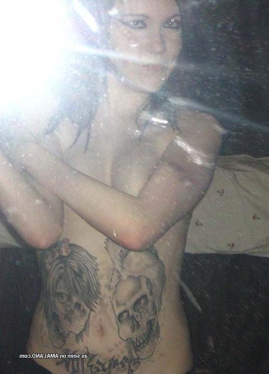 16P Hot goth chick's naked pics