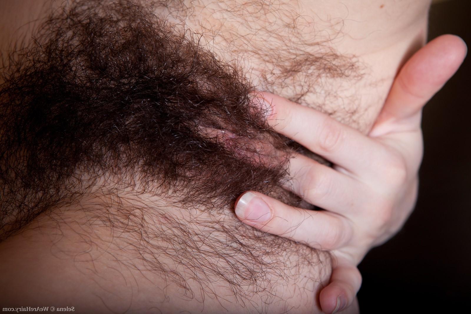 15P Selena gets hairy in the kitchen