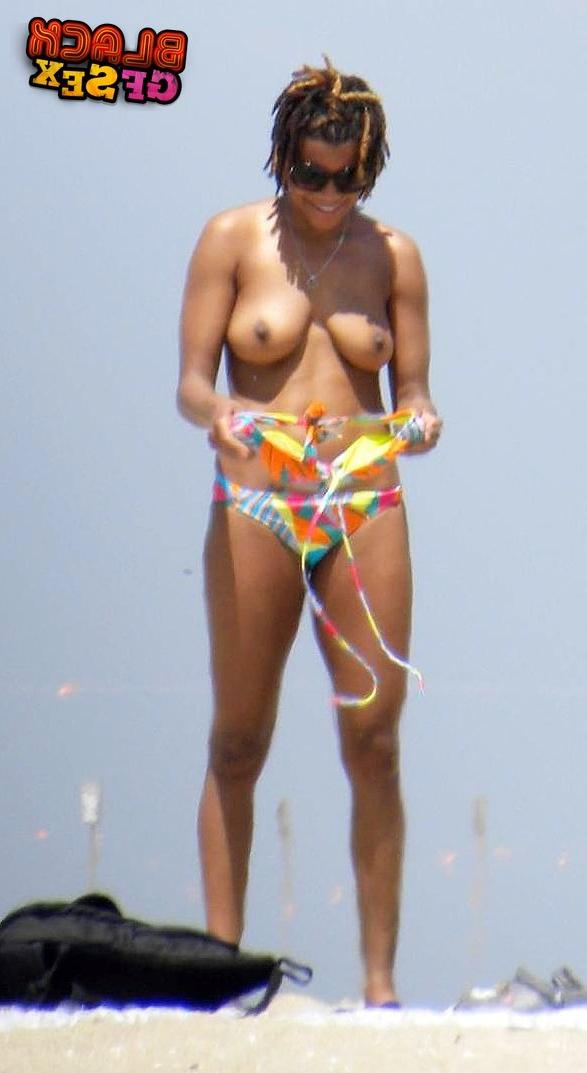 12P Amazing pics of black girl playing and posing