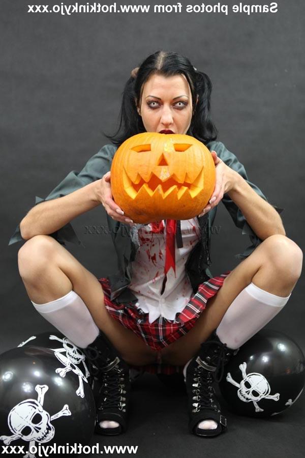 15P Happy Halloween fron vampire schoolgirl Hotkinkyjo
