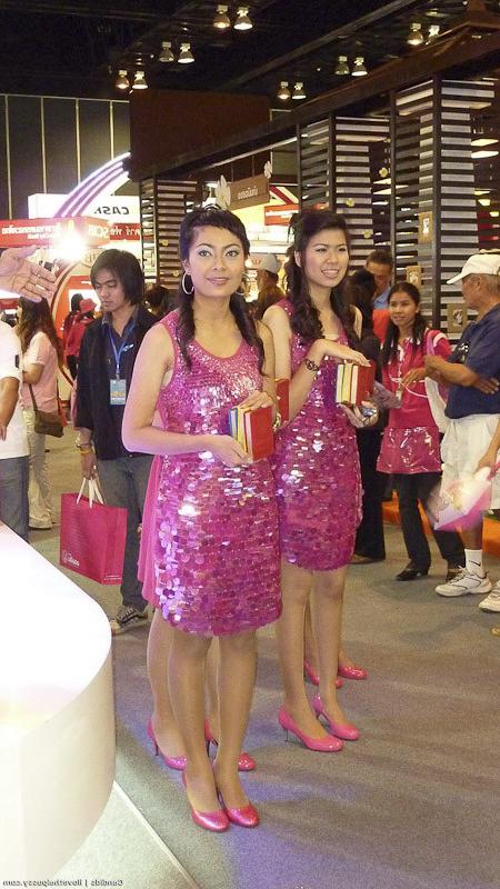 25P Thailands sexiest girls exposed in public places hot asian models and hookers