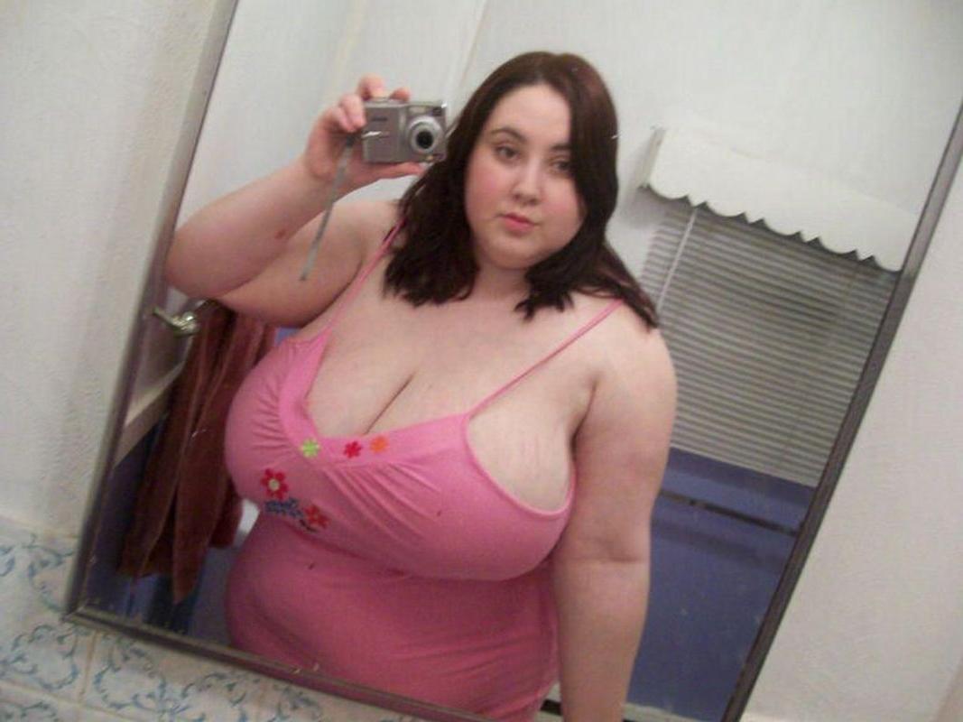 16P Amazing collection of home pictures bbw girls doing some crazy stuff