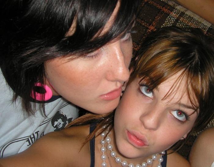 16P Various naughty blondes getting naughty