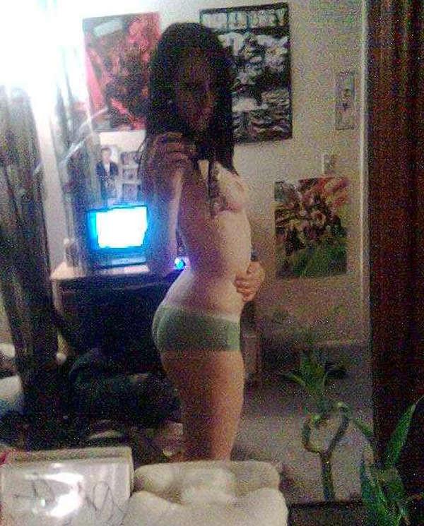 15P Hot amateur sexy gothic girlfriend