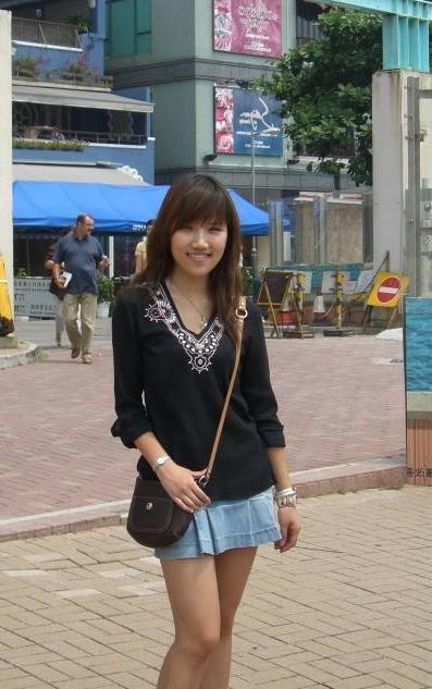 12P Horny korean babes masturbating on the floor