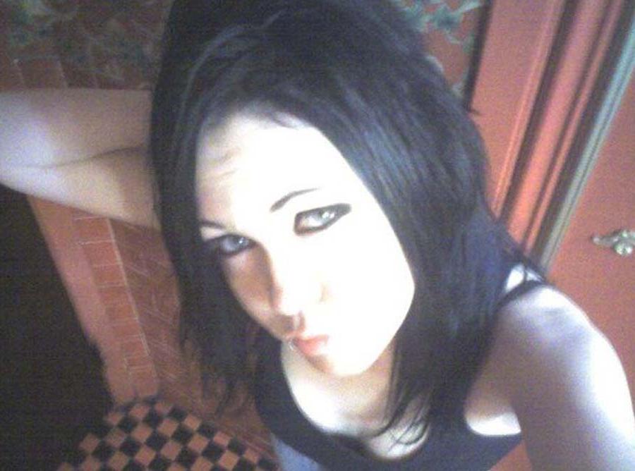 15P Hot and sexy amateur goth babe