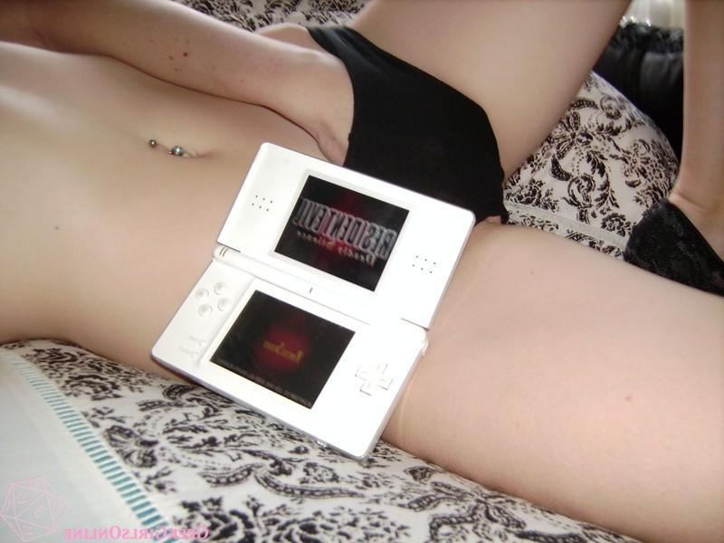 15P Hot nerdy geek girl