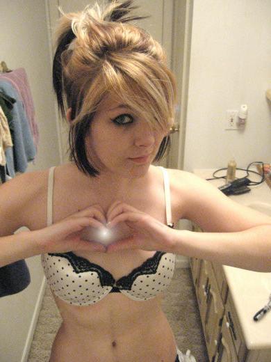 16P Hot photos of amateur girlfriends who got naughty with their BFs