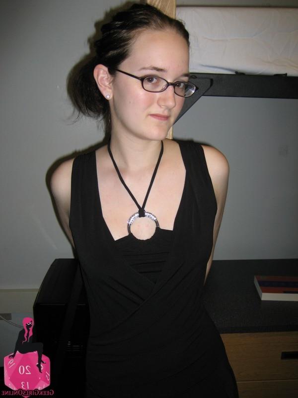 15P Hot nerdy geek chicks