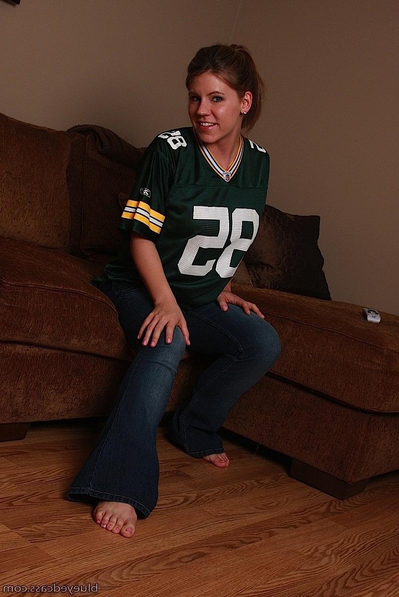 15P Brunette teen tease Cass