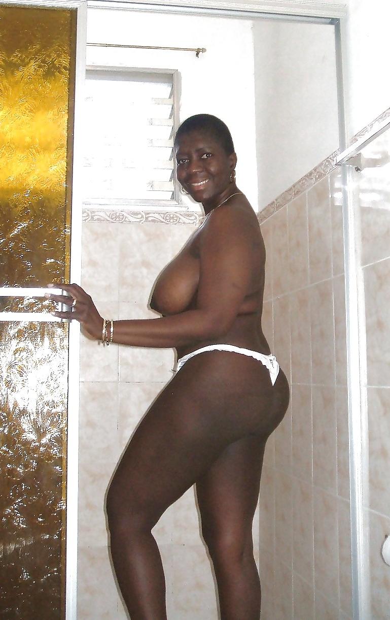 23P Fine black or ebony Mom or GF with Short hair
