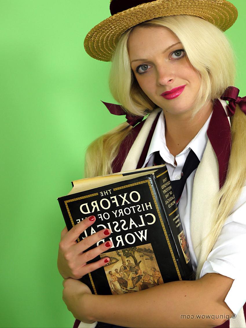 17P Saucy blonde college girl Zuziana enjoys a very sexy classic 