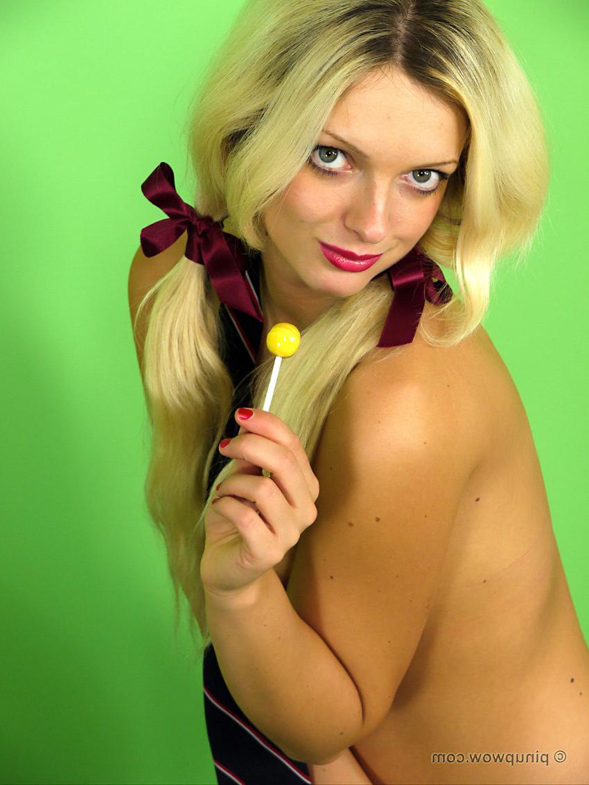 17P Saucy blonde college girl Zuziana enjoys a very sexy classic 