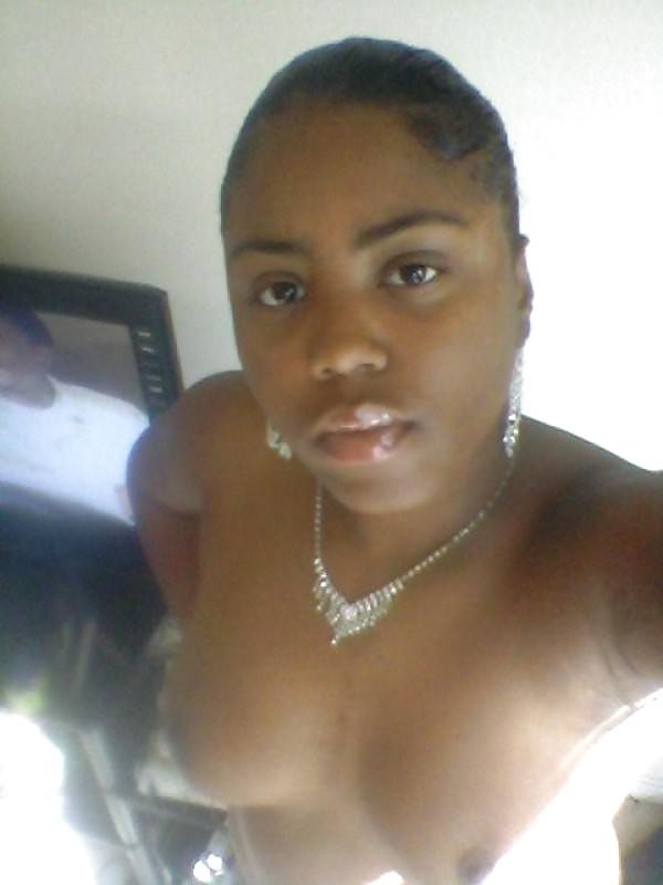 25P BLACK AMATEUR GIRLS - SELF PICS XVI