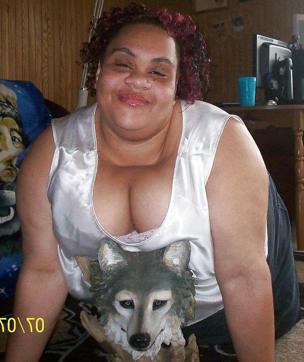 19P Big tits cleavage