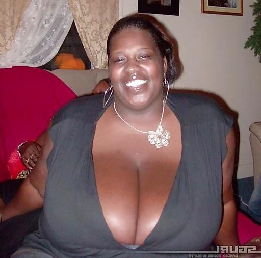 19P Big tits cleavage