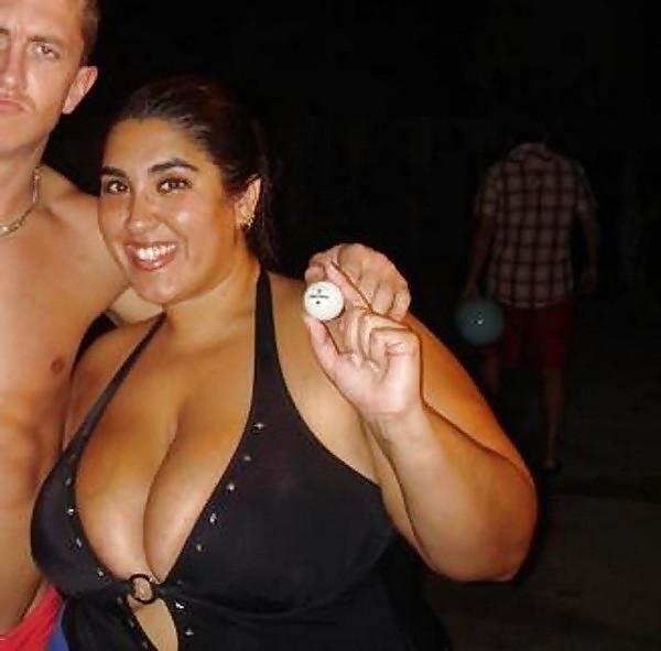 19P Big tits cleavage