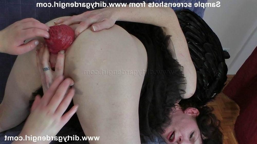 18P cruel mistress gaping her prolapsed female slave