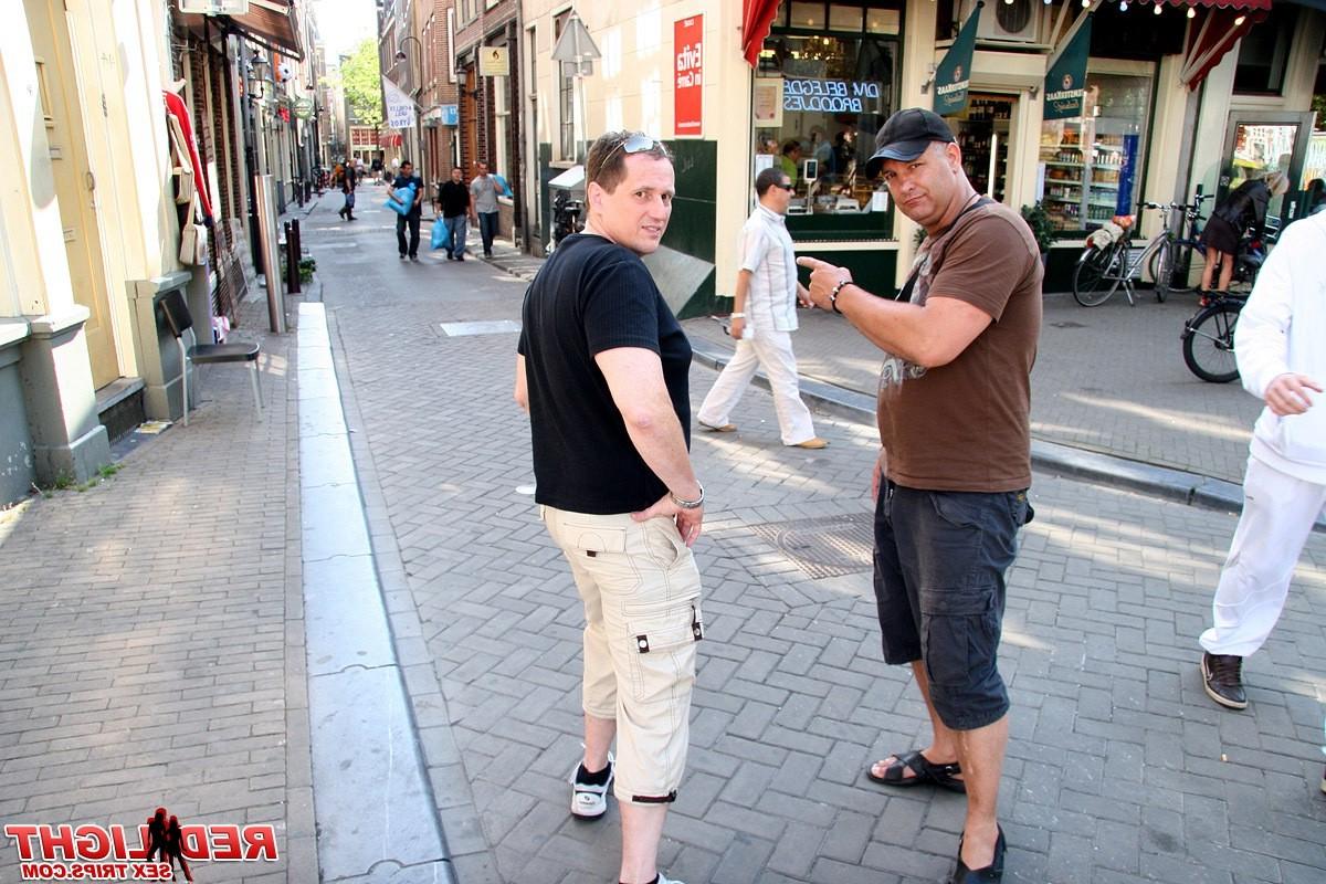 14P Asian hooker making money of a Danish tourist guy