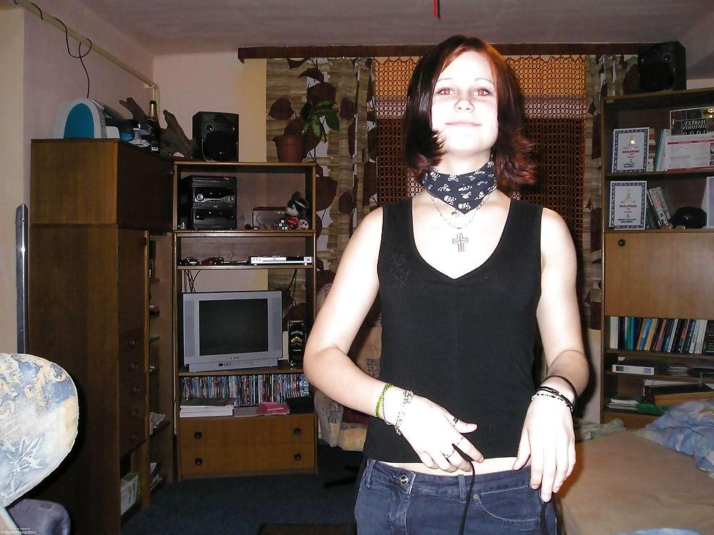 24P Ex-gf Col - Shy Gothic Studentin (2of2)