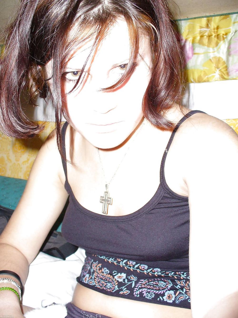 24P Ex-gf Col - Shy Gothic Studentin (2of2)