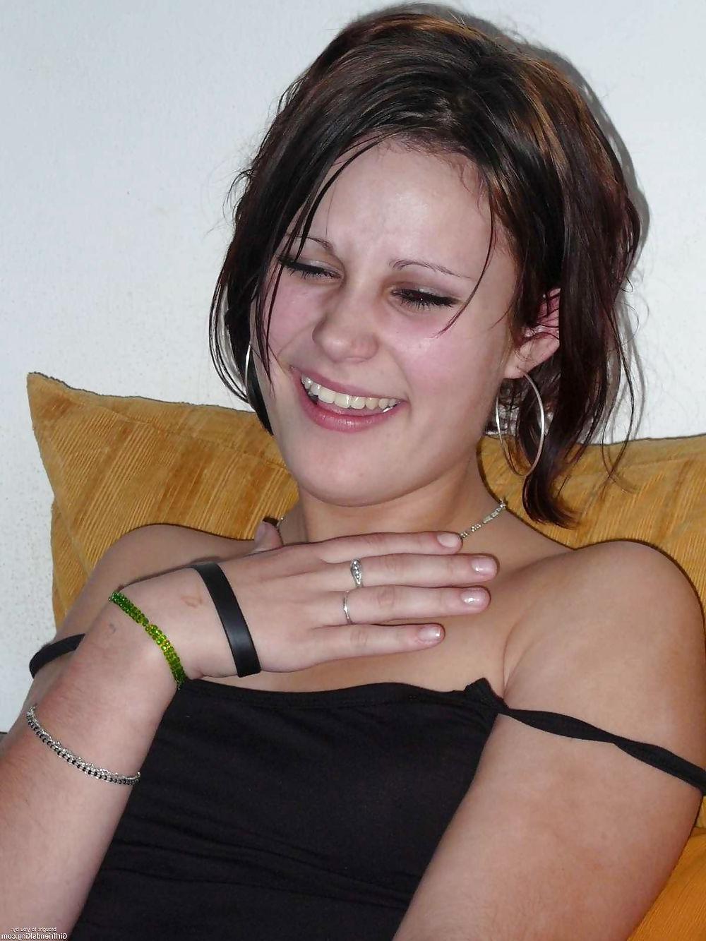 24P Ex-gf Col - Shy Gothic Studentin (2of2)