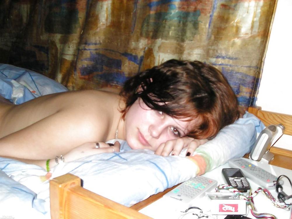 24P Ex-gf Col - Shy Gothic Studentin (2of2)