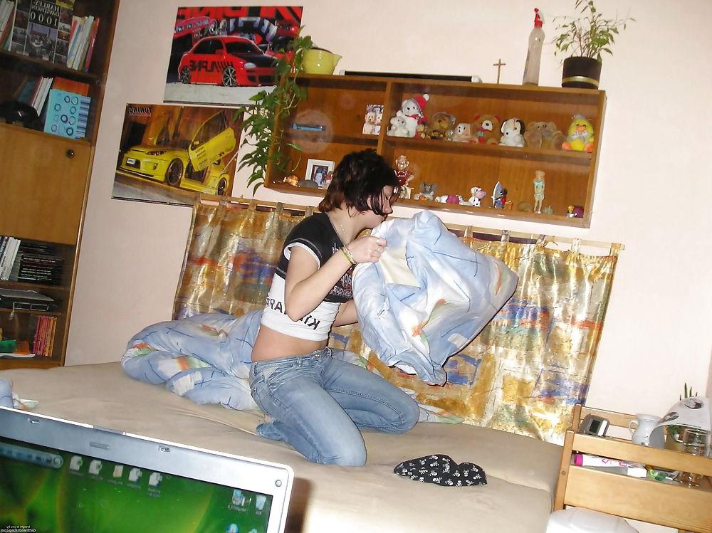 24P Ex-gf Col - Shy Gothic Studentin (2of2)